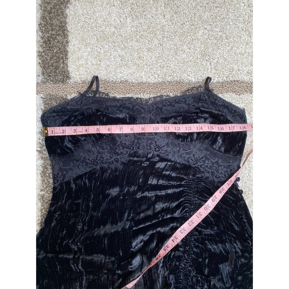 Long Tall Sally velvet and lace dress - Picture 9 of 9
